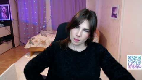 Daniela Cooper online show from 04.04.26