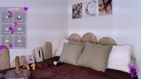 Snapshot of danielacortes03 chatting on 10.25.25 I think I will close this page please leave me a message if you want to know about me online show from 10.25.25