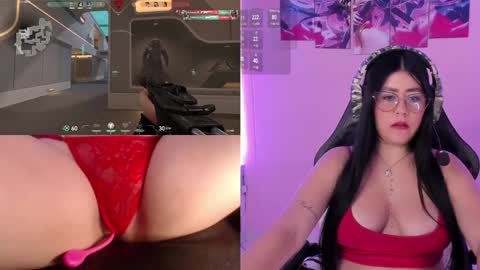 Snapshot of danielamendez__ chatting on 12.12.24 Dani online show from 12.12.24