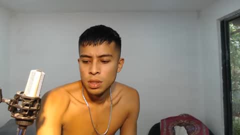 Snapshot of danielitopapii chatting on 01.31.25 danielitopapii online show from 01.31.25