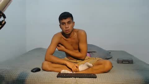 Snapshot of danielitopapii chatting on 02.06.25 danielitopapii online show from 02.06.25