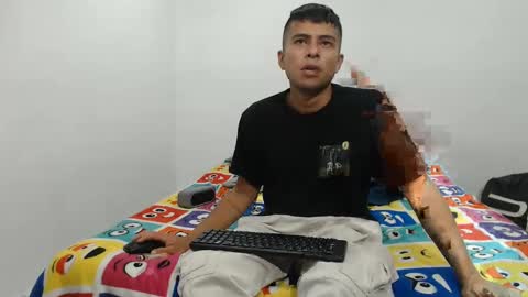 Snapshot of danielitopapii chatting on 02.11.25 danielitopapii online show from 02.11.25