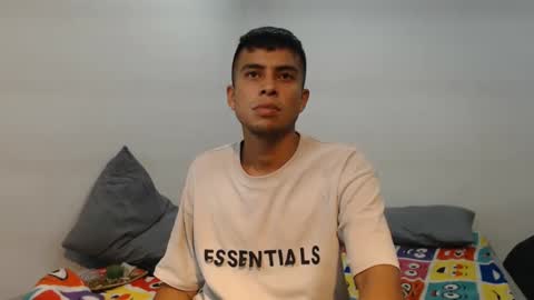 Snapshot of danielitopapii chatting on 02.14.25 danielitopapii online show from 02.14.25