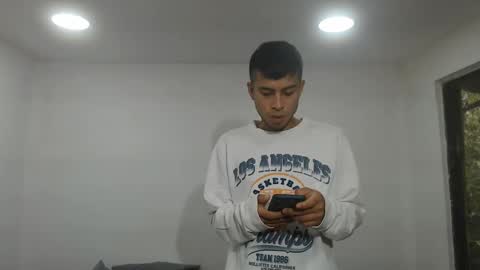 Snapshot of danielitopapii chatting on 02.18.25 danielitopapii online show from 02.18.25