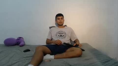 Snapshot of danielitopapii chatting on 02.20.25 danielitopapii online show from 02.20.25