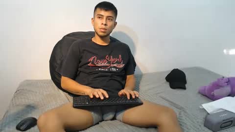 Snapshot of danielitopapii chatting on 02.26.25 danielitopapii online show from 02.26.25