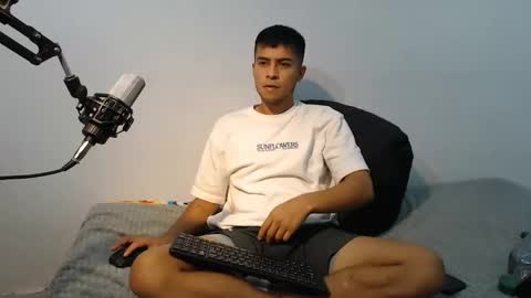 Snapshot of danielitopapii chatting on 02.27.25 danielitopapii online show from 02.27.25