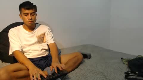 Snapshot of danielitopapii chatting on 03.05.25 danielitopapii online show from 03.05.25