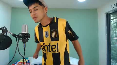 Snapshot of danielitopapii chatting on 11.13.25 danielitopapii online show from 11.13.25