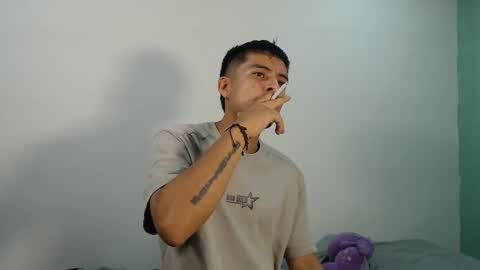 Snapshot of danielitopapii chatting on 11.20.25 danielitopapii online show from 11.20.25