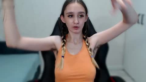 Daniella Martin online show from 02.04.25