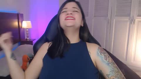 Snapshot of daniellerain chatting on 12.14.25 daniellerain online show from 12.14.25