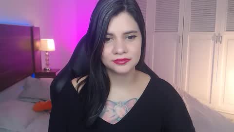 Snapshot of daniellerain chatting on 12.16.25 daniellerain online show from 12.16.25