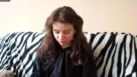 Mia online show from 12.16.25