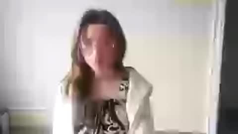 Snapshot of daniellevaulet chatting on 02.15.26 Mia online show from 02.15.26