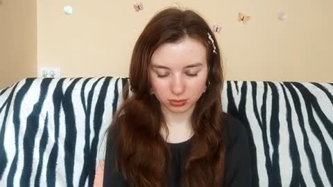 Snapshot of daniellevaulet chatting on 06.17.26 Mia online show from 06.17.26