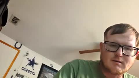 Snapshot of danielp_mod_cb chatting on 09.10.25 Daniel y. online show from 09.10.25