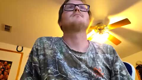 Snapshot of danielp_mod_cb chatting on 02.10.26 Daniel y. online show from 02.10.26