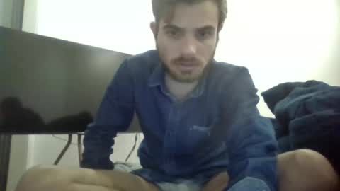 Snapshot of danievio21 chatting on 05.21.26 danievio21 online show from 05.21.26