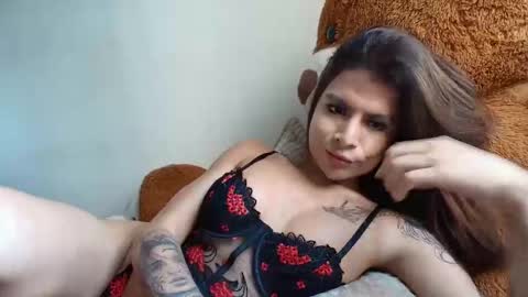 Snapshot of danii_rose chatting on 05.15.26 Rose online show from 05.15.26