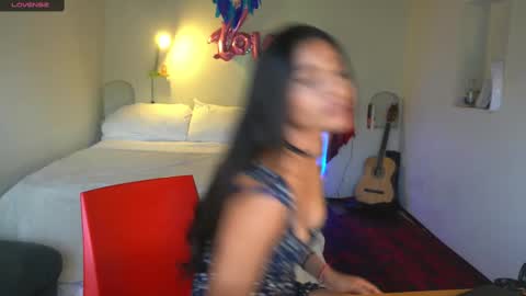 danalle .. online show from 02.25.25