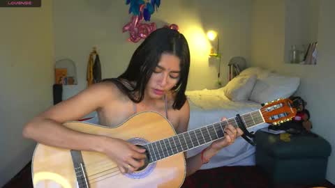 danalle .. online show from 10.10.25