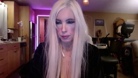 DanikaWhite69 online show from 01.26.25