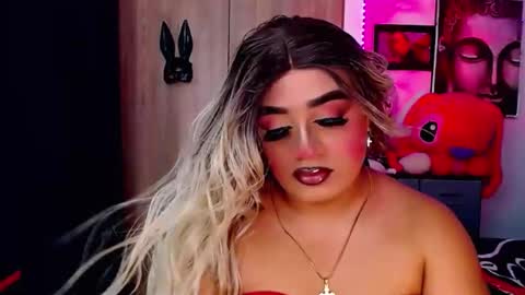 Snapshot of danipein chatting on 10.31.25 danipein online show from 10.31.25