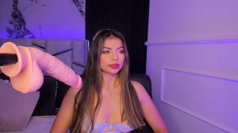 Dani Phonenix online show from 02.17.25