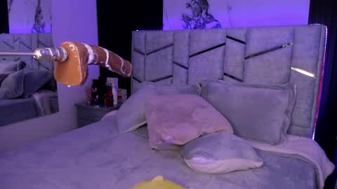 Dani Phonenix online show from 02.24.25