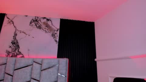 Dani Phonenix online show from 11.04.25