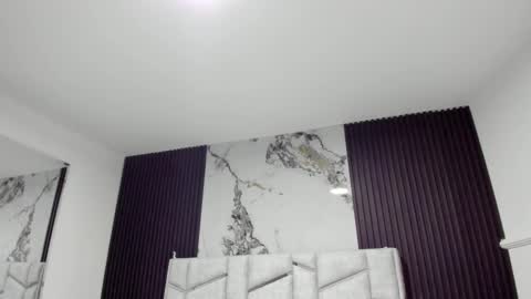 Dani Phonenix online show from 11.28.25