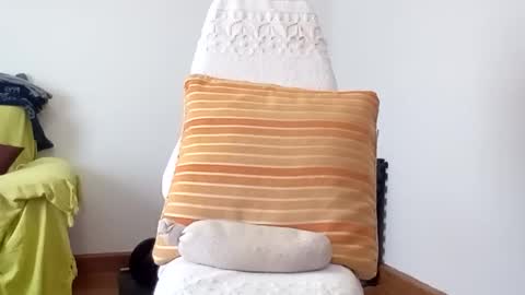 daniroca8 online show from 10.26.25