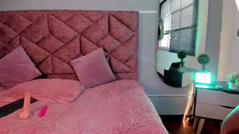 danix_coruscans online show from 02.08.25