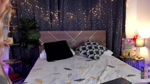 Dannacastle online show from 12.28.24