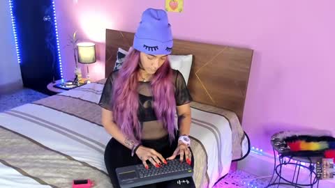 Dannacastle online show from 01.16.25