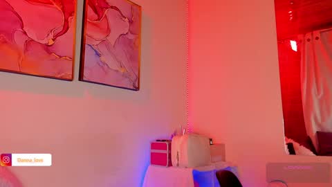 Danna Lovs online show from 12.11.24