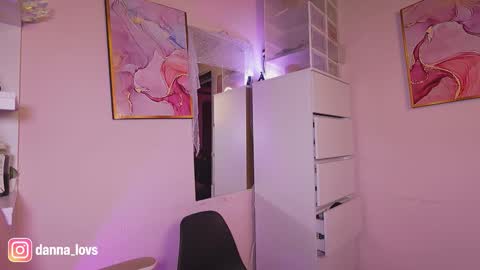 Danna Lovs online show from 09.23.25