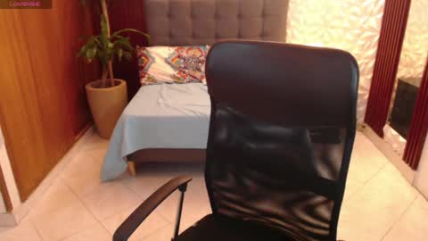 Snapshot of danna_md1 chatting on 05.14.26 DANNA online show from 05.14.26