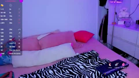 Snapshot of danna_rhodesx chatting on 11.25.25 Danna Rhodes online show from 11.25.25