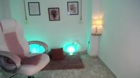 Snapshot of danna_rouse_ chatting on 06.14.26 Danna online show from 06.14.26
