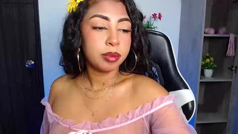 Snapshot of danna_schmidt23 chatting on 10.03.25 Danna online show from 10.03.25