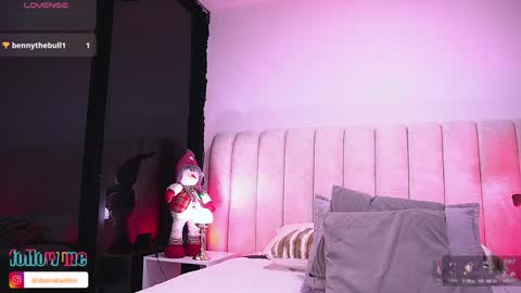 Snapshot of dannaberlin chatting on 11.06.25 Danna Berlin online show from 11.06.25