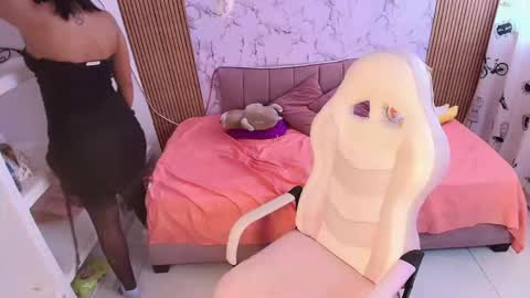 Snapshot of dannagabriella chatting on 05.20.26 dannagabriella online show from 05.20.26