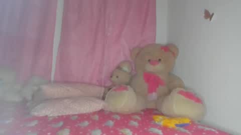 Danna Sofia jeins online show from 09.29.25