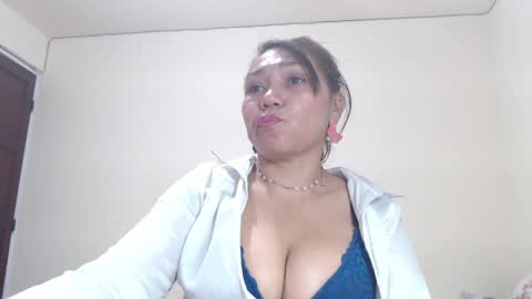 dannamomcerratt online show from 04.18.26