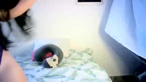 Snapshot of dannanovoa chatting on 05.17.26 Danna online show from 05.17.26