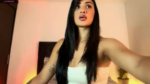 Danna Wells online show from 11.04.25