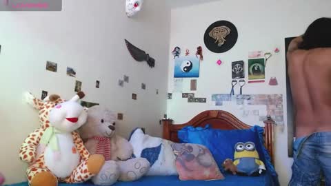 Snapshot of danny__phantom chatting on 01.12.25 phantom555 online show from 01.12.25