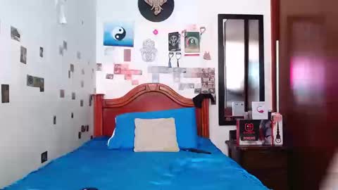 Snapshot of danny__phantom chatting on 09.23.25 phantom555 online show from 09.23.25